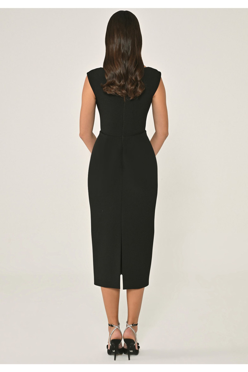 Göğsü Aksesuarlı Krep Siyah Midi Elbise 